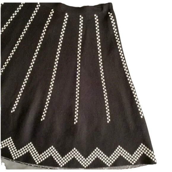 Neuman Marcus Spense Black White Knit Skirt Sz M Striped Chevron NWT RN 73163 - Picture 4 of 5